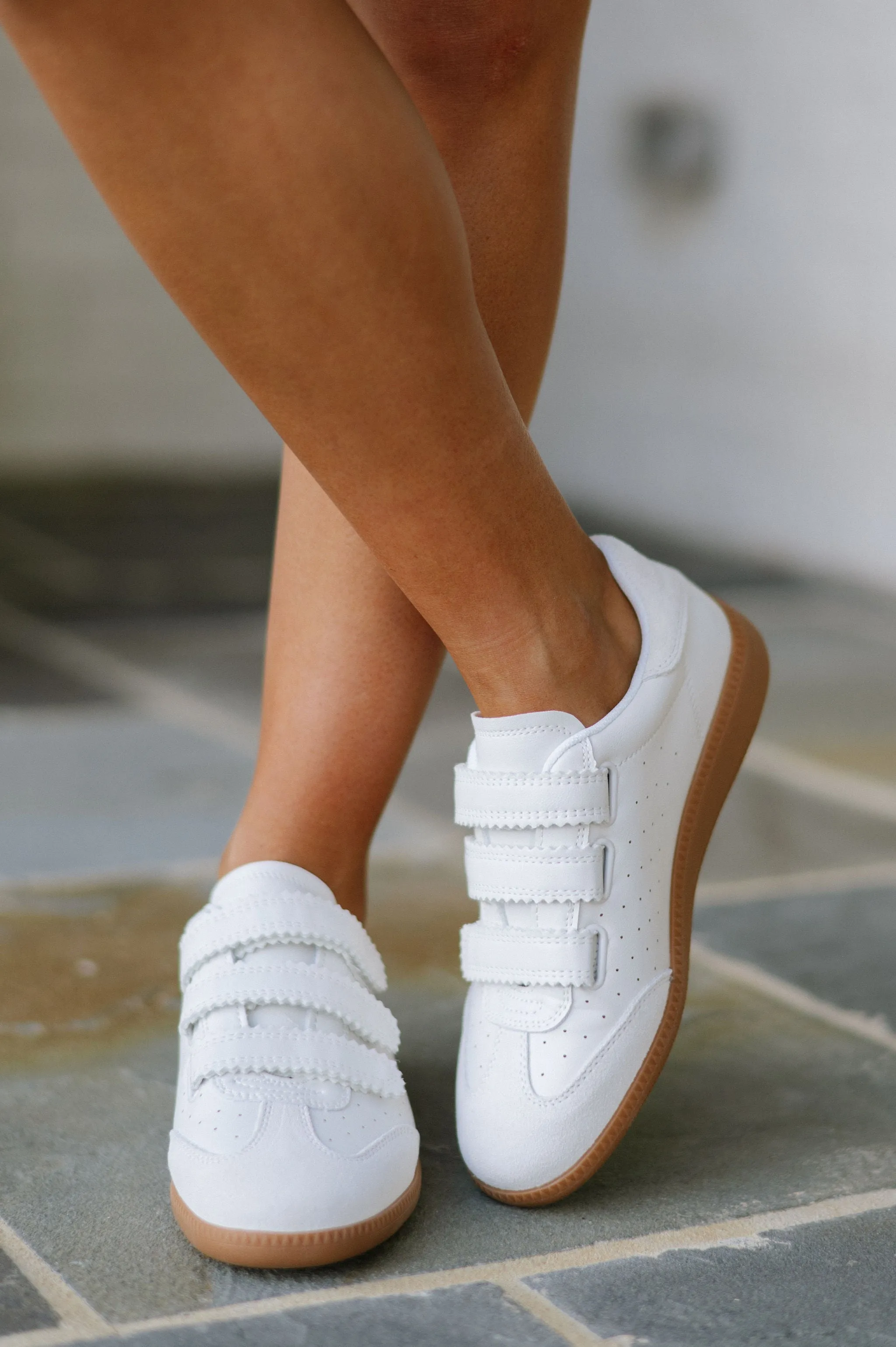 Momentum Sneakers- White/MODEL PAIR SIZE 8