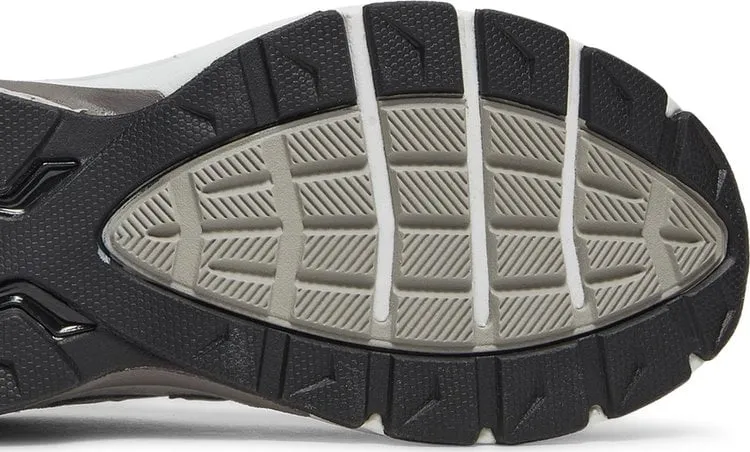 New Balance 990v5 Big Kid 'Castlerock' sneakers, gray